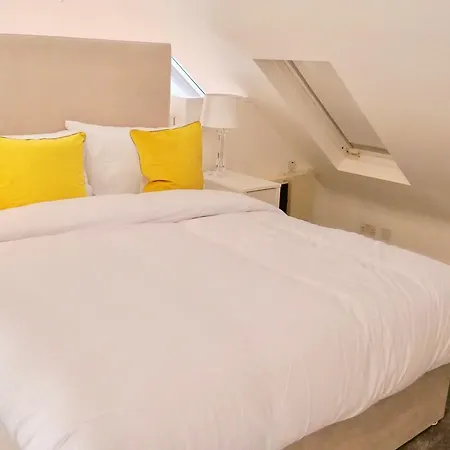 Leevin Apartments