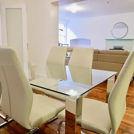 Leevin Apartments Apartment